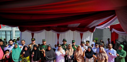 Bupati Kasmarni Tekankan Semangat Gotong Royong saat Membuka TMMD ke-128 di Pinggir