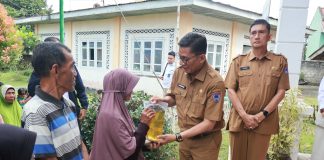 Pemko Payakumbuh Serahkan Bantuan CPP dan Minyak Goreng pada 466 Kepala Keluarga