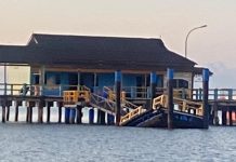 Dermaga Apung di Lingga Roboh, Warga Pertanyakan Kualitas Proyek Baru