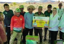 Pemkab Natuna Salurkan Bantuan untuk Petani Terdampak Karhutla di Batubi