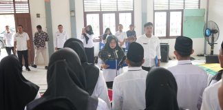 Bupati Afni Lantik Anggota Bapekam se-Kecamatan Mempura, Tekankan Kolaborasi Program Strategis di Tengah Defisit Anggaran