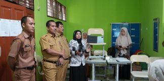 Pantau TKA di SMPN 1 Mempura, Sekda Siak Mahadar Dorong Siswa Adaptif di Era Digital