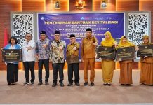 Mendikdasmen Serahkan Bantuan Revitalisasi Sekolah di Batam, Wagub Kepri Dorong Sekolah Aman dan Nyaman