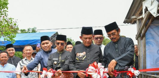 Gubernur Ansar Resmikan Tambatan Perahu Nelayan Teluk Umah, Komitmen Perkuat Sektor Perikanan dan Kesejahteraan Nelayan