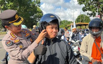 Polda Kepri Bagikan 200 Helm Gratis untuk Pekerja Saat Perayaan May Day