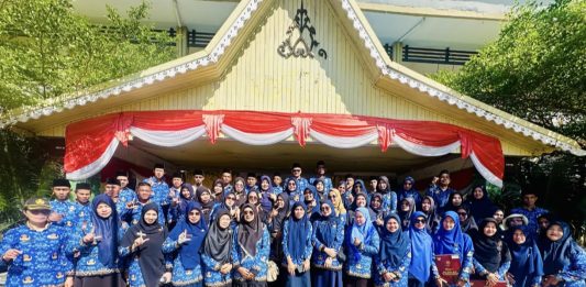 Hardiknas Bunguran Barat, 14 Guru Terima Satyalancana, Guru dan Siswa Didorong Terus Berkembang