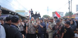 Demo Jalan Rusak di Buntu Pane, Bupati Asahan Turun Temui Warga