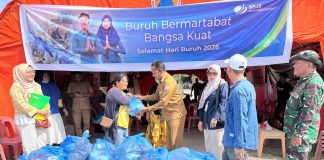 Peringati Hari Buruh, BPJS Ketenagakerjaan Lhokseumawe Salurkan Bantuan untuk Korban Kebakaran Pardede