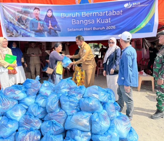 Peringati Hari Buruh, BPJS Ketenagakerjaan Lhokseumawe Salurkan Bantuan untuk Korban Kebakaran Pardede