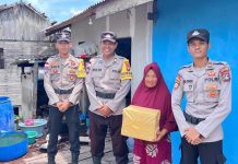 Polsek Pulau Laut Laksanakan Jumat Berkah Berbagai untuk masyarakat 