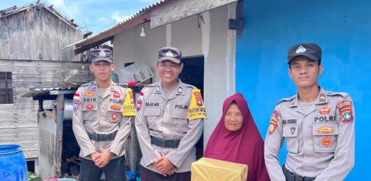 Polsek Pulau Laut Laksanakan Jumat Berkah Berbagai untuk masyarakat 