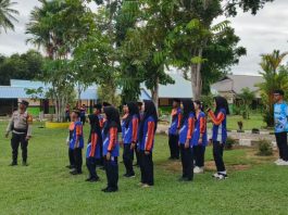 Polisi Sahabat Pelajar, Bhabinkamtibmas Gunung Durian Tanamkan Disiplin dan Nasionalisme di Sekolah