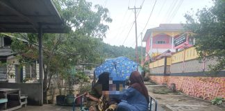 Miris, Pasien di Siantan Timur Terpaksa Diangkut Gunakan Tosa Karena Ambulance Bermasalah