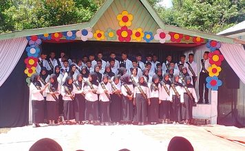 Haru Perpisahan SMPN 2 Senayang, Puluhan Siswa Menangis Peluk Guru