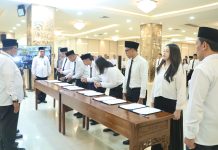 Menaker Lantik 976 ASN, Tekankan Semangat Belajar, Integritas, dan Kekompakan