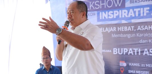 Bupati Asahan Berbagi Kisah Inspiratif Saat Talk Show di SMAN 1 Meranti