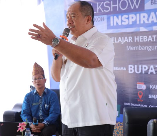 Bupati Asahan Berbagi Kisah Inspiratif Saat Talk Show di SMAN 1 Meranti