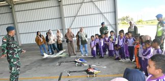 Serunya Murid TK Pulau Tiga Barat Belajar Dunia Penerbangan di Lanud Raden Sadjad