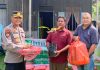 Kapolsek Bukit Batu Bagikan Bibit Tanaman Buah