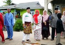 Bupati Lingga Salat Idul Adha Bersama Warga Dusun Senempek, Serahkan Hewan Kurban