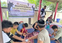 Polsek Bunguran Timur Salurkan 150 Paket Daging Kurban kepada Masyarakat
