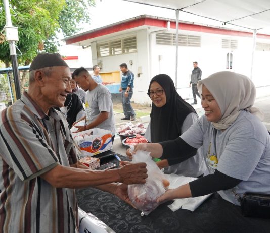 Pertamina Patra Niaga Regional Sumbagut Salurkan Bantuan Hewan Kurban untuk Masyarakat di Hari Raya Iduladha 1447 H