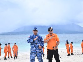 Sambut Hari Lahir Pancasila, Prajurit Lanud RSA dan Basarnas Natuna Kibarkan Garuda Pancasila di Pulau Terdepan NKRI
