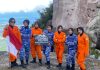 Srikandi SAR Natuna dan Wara Lanud RSA Tunjukkan Semangat Pancasila di Puncak Gunung Ranai