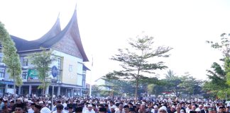 Ribuan Jamaah Padati Halaman Balai Kota Payakumbuh Gelar Salat Idul Adha 1447 Hijriah