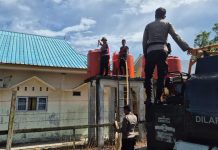 Polres Natuna Salurkan Bantuan Air Bersih ke SMAN 2 Natuna, Dukung Kelancaran Proses Belajar Mengajar