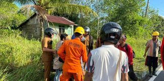 Tim SAR Natuna Evakuasi Korban Kecelakaan Lalu Lintas di Jalan Sungai Ulu Bunguran Timur