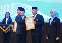 Gubernur Ansar Raih Satyalancana Wira Karya dari Presiden RI atas Kontribusi di Sektor Kelautan dan Perikanan