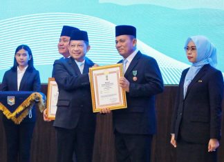 Gubernur Ansar Raih Satyalancana Wira Karya dari Presiden RI atas Kontribusi di Sektor Kelautan dan Perikanan