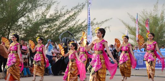 Parade Seni dan Budaya Meriahkan Kemilau Nusantara Kepri 2026, Ribuan Warga Padati Kawasan LAM Kepri