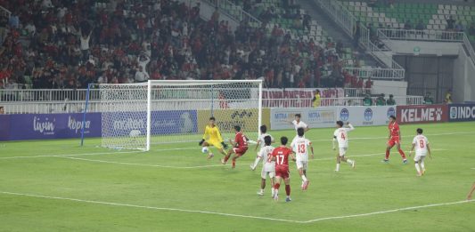 Bupati Asahan Nobar Timnas Indonesia Bersama Gubernur Bobby Nasution di Stadion Utama Sumut