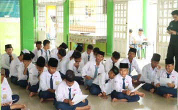 IJTI Kepri dan Humas Polres Lingga Sosialisasikan Lomba Hari Bhayangkara ke-80 di Pondok Pesantren Baitul Qur’an