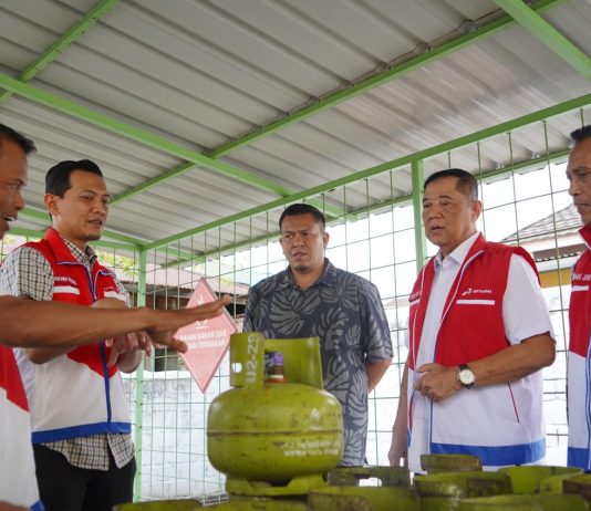 Komisaris Utama dan Direktur Kelembagaan & Kepatuhan Pertamina Patra Niaga Tinjau Infrastruktur Energi di Sumatera Barat