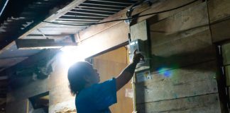 Tembus Medan Berat, PLN Hadirkan Listrik 24 Jam untuk 1.396 Rumah Tangga di Pegunungan Arfak, Papua Barat