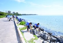 Aksi Peduli Lingkungan, Lanud RSA Bersama Kejari, Basarnas, BMKG, RRI dan Masyarakat Natuna Bersihkan Pantai