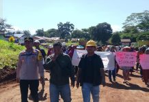 Merasa Dibohongi, Ratusan Warga Talaga Raya Blokade Jeti PT AHB