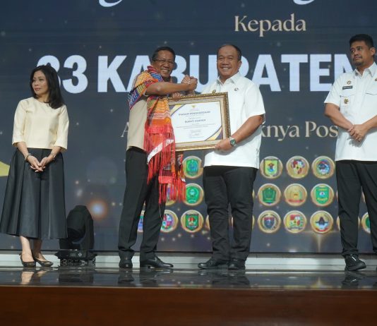 Kemenkumham Perkuat 6.110 Posbankum di Sumut, Bupati Asahan Terima Penghargaan Menteri Hukum