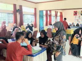 Posko PPDB SMAN 1 Bakung Serumpun Ramai Didatangi Orang Tua, Permudah Proses Pendaftaran Siswa Baru
