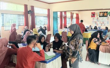 Posko PPDB SMAN 1 Bakung Serumpun Ramai Didatangi Orang Tua, Permudah Proses Pendaftaran Siswa Baru