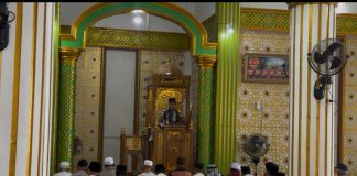 Bhabinkamtibmas Serasan Sampaikan Pesan Kamtibmas Lewat Mimbar Jumat, Ajak Jamaah Perkuat Iman dan Persatuan