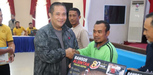 Polda Kepri Gelar Nobar Piala Dunia FIFA 2026, Salurkan Bansos dan Alsintan Sambut Hari Bhayangkara ke-80