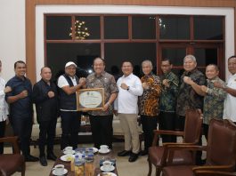 Bupati Asahan Serahkan Bantuan Rp30 Miliar untuk Percepat Pemulihan Pascabencana di Bireuen