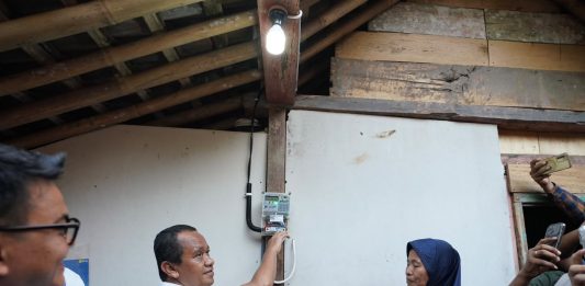 Melalui Lisdes dan BPBL, Pemerintah Bersama PLN Perluas Akses Listrik untuk Masyarakat