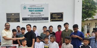 Nasir Djamil Serahkan Bantuan Makanan dan Genset untuk Panti Asuhan Islam Media Kasih Banda Aceh