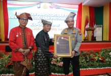 Kapolda Kepri Raih Penghargaan “Sekalung Budi” atas Pelestarian Gurindam 12 Raja Ali Haji