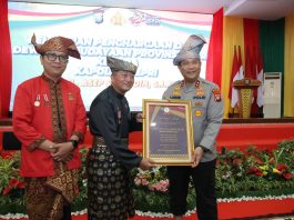 Kapolda Kepri Raih Penghargaan “Sekalung Budi” atas Pelestarian Gurindam 12 Raja Ali Haji